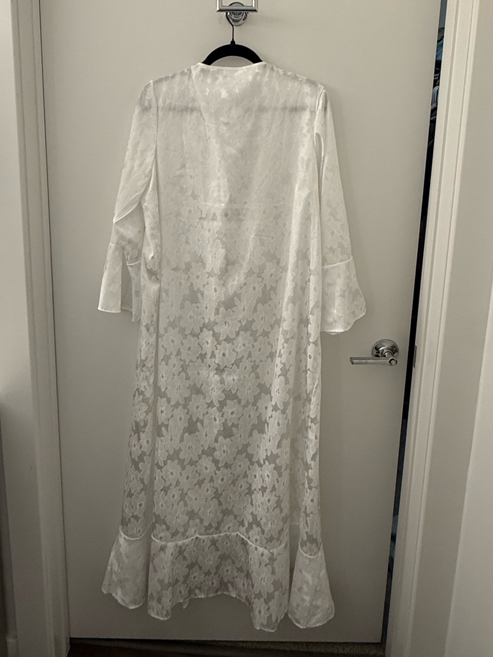 Waverles Faye Bridal Robe - Picture 4 of 4